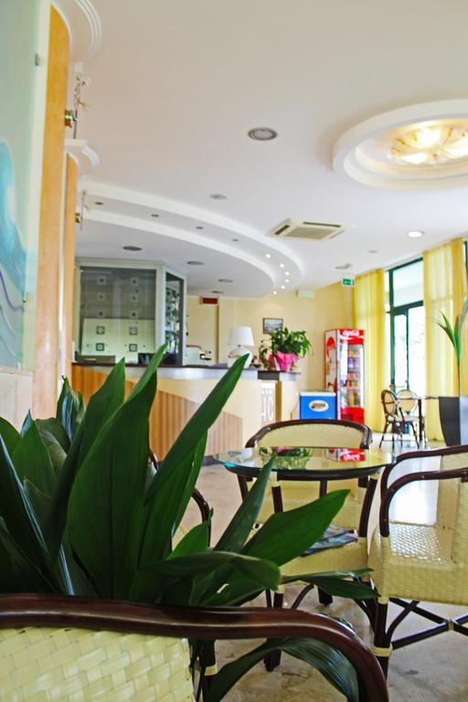 Hotel Colombo 3*