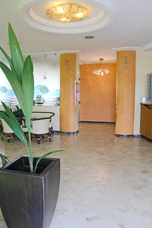 Colombo Hotel 3*