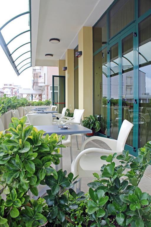 Hotel Colombo 3*