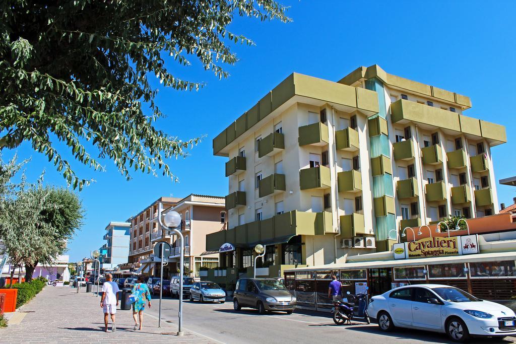 Hotel Colombo 3*