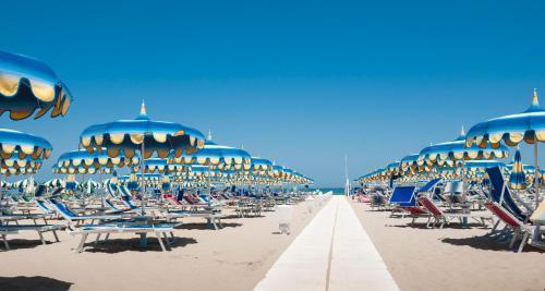 Hotel Sandra 3*