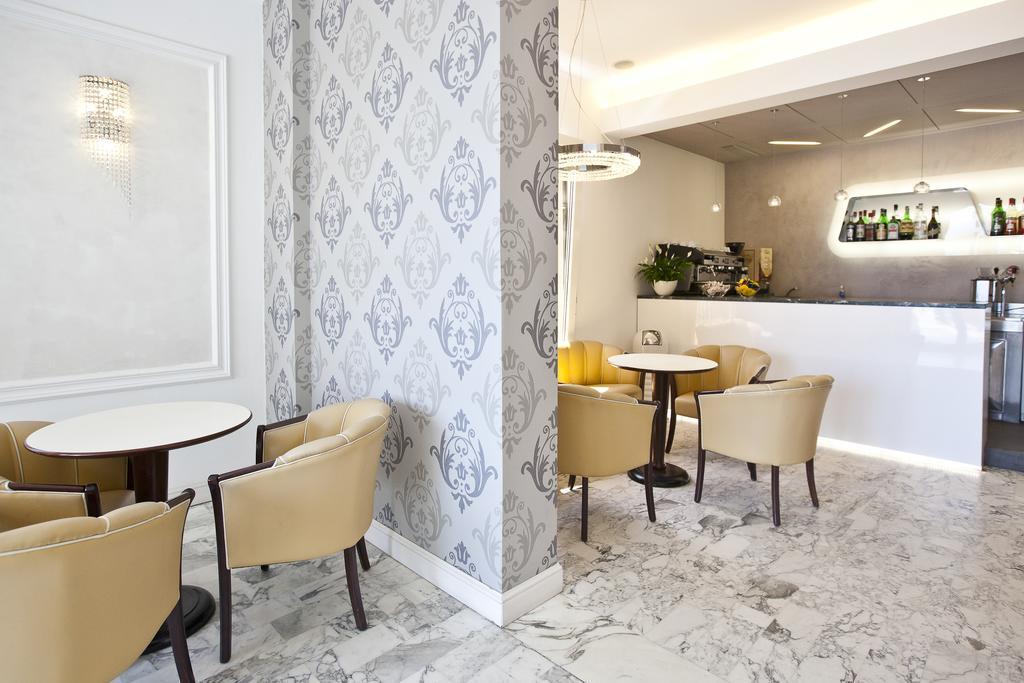 Hotel Aurora 3*