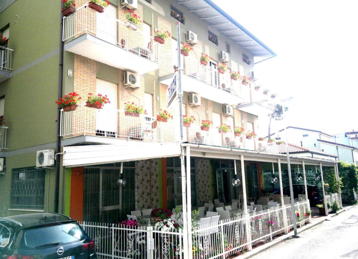 Hotel Simon 2*