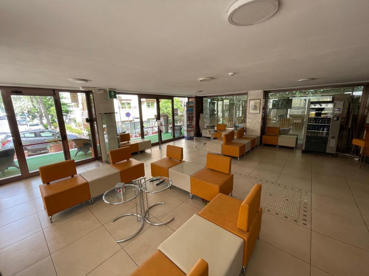 Hotel Fellini 3*