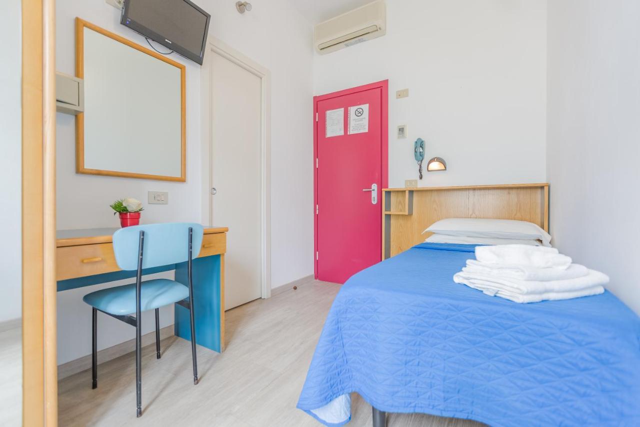 Hotel Eiffel 3*