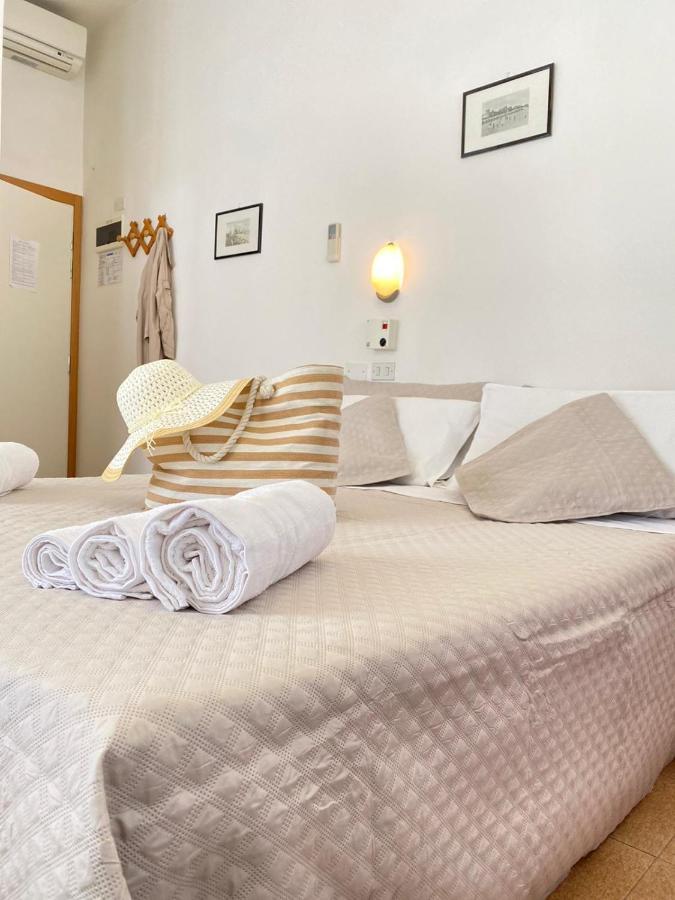 Sabrina Hotel 2*