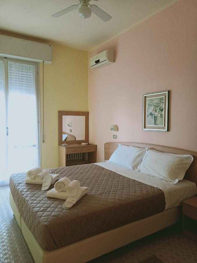 Hotel Rossella 2*