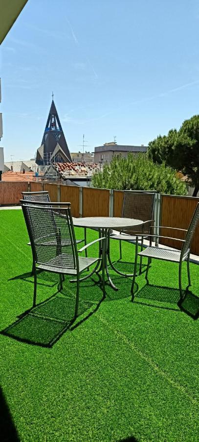 Rossella Hotel 2*