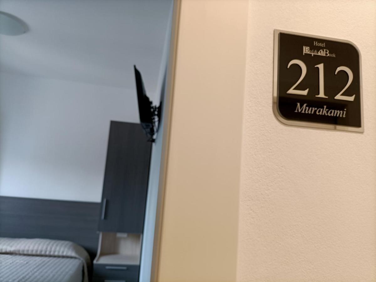 Bed & Book Hotel