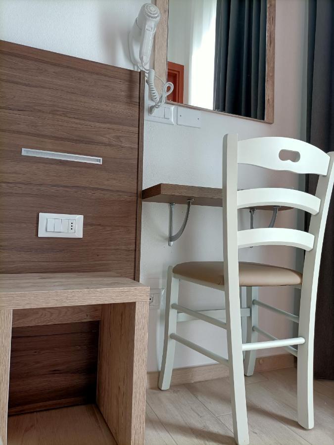 Bed & Book Hotel *