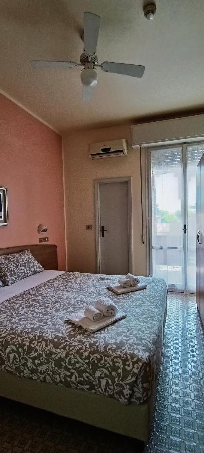 Rossella Hotel 2*