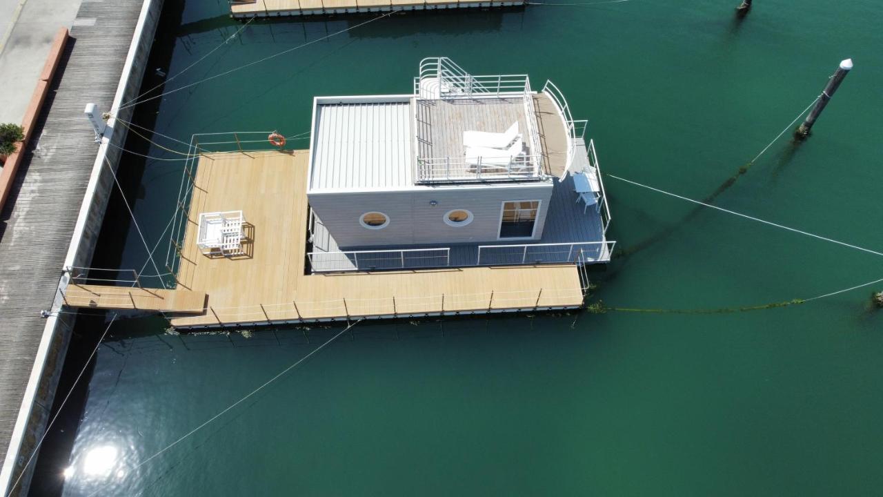 House Boat Botel 4*
