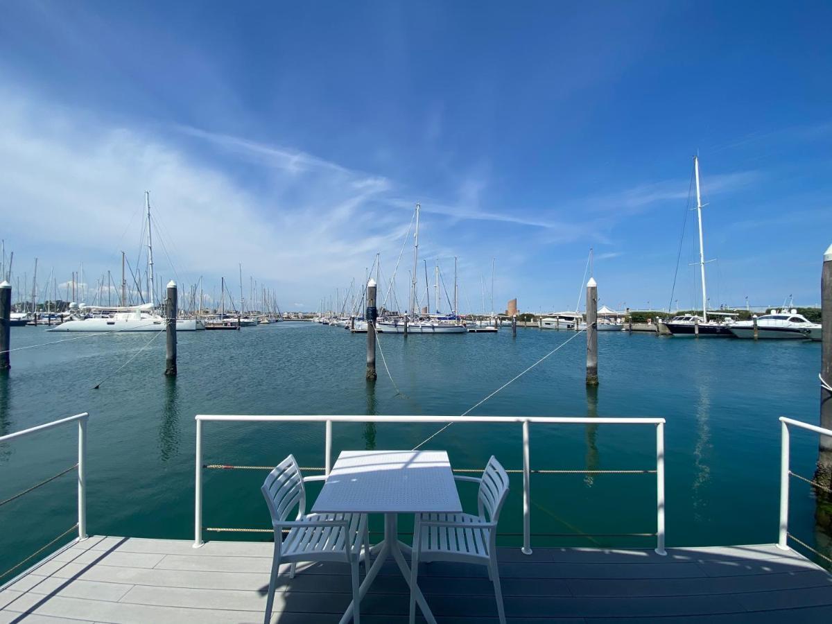 House Boat 4* Rimini