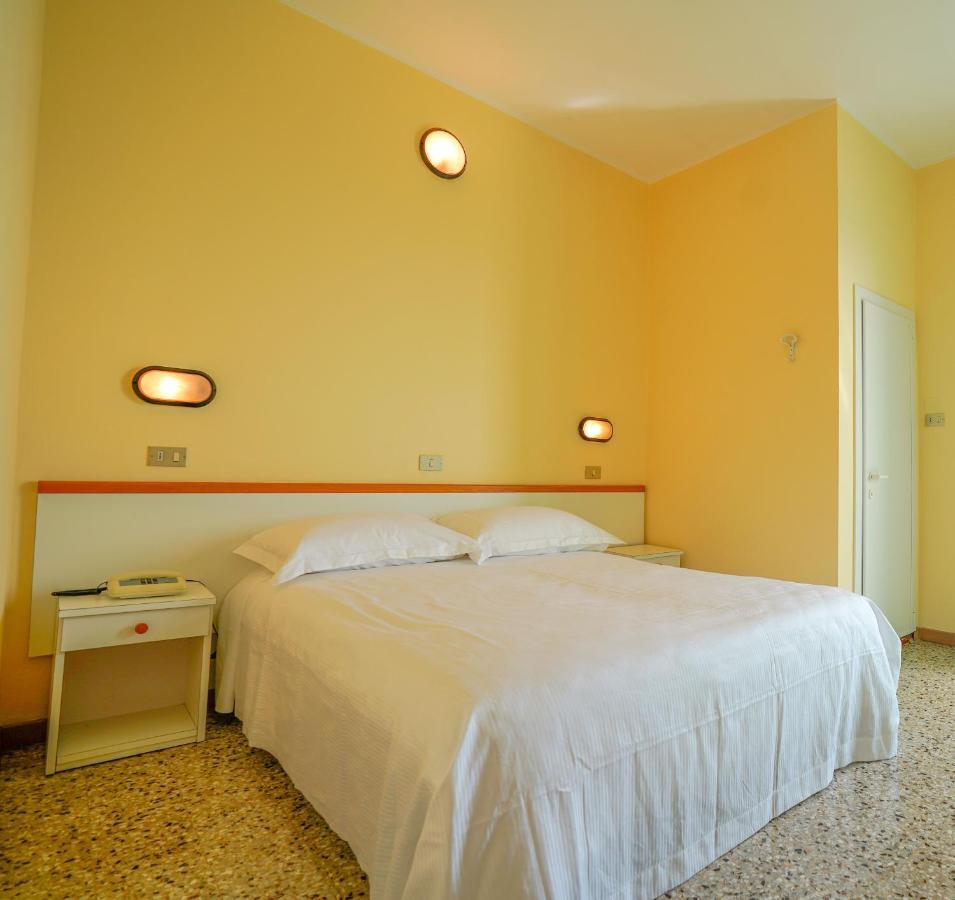 Hotel Mondial 3*