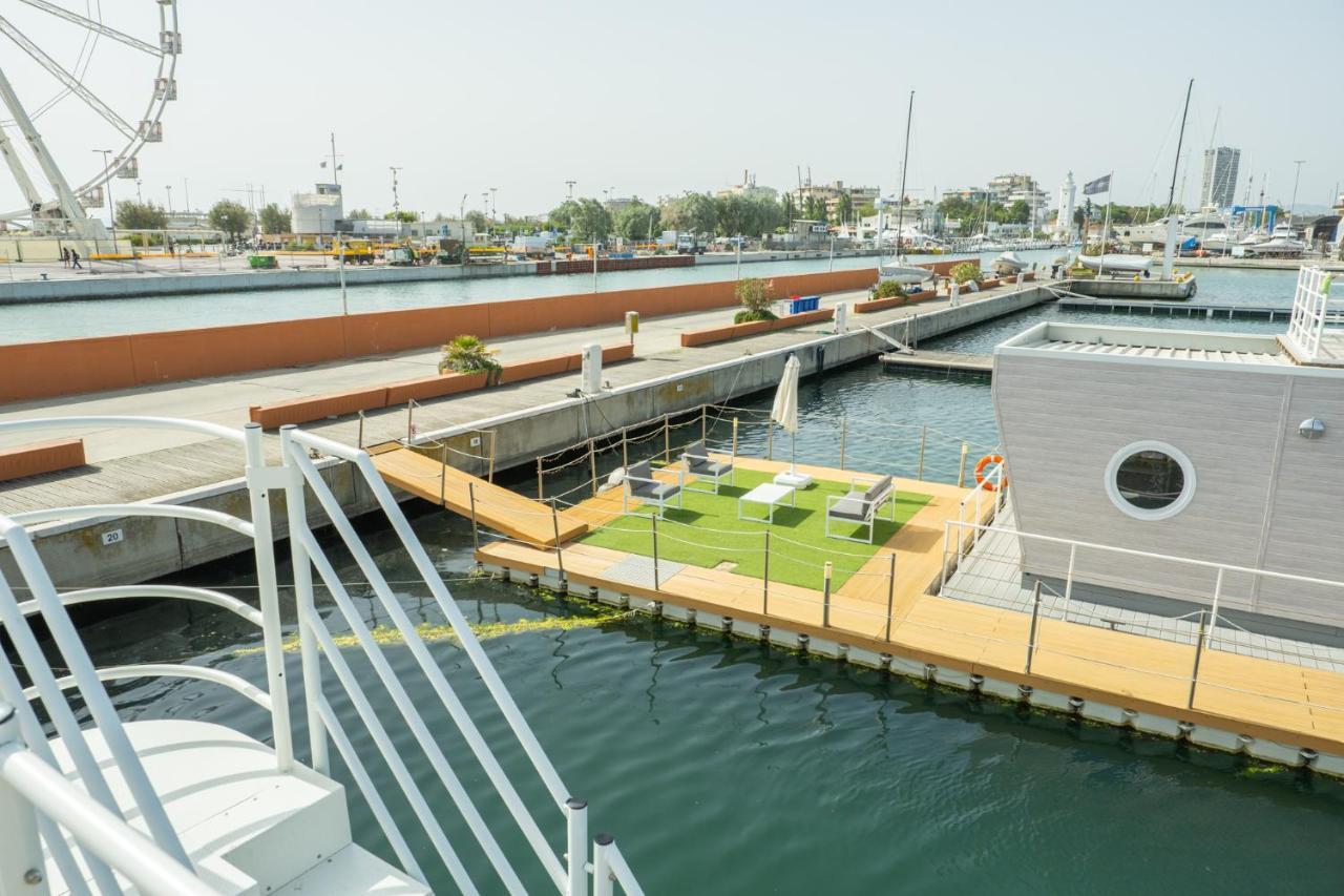 Botel House Boat