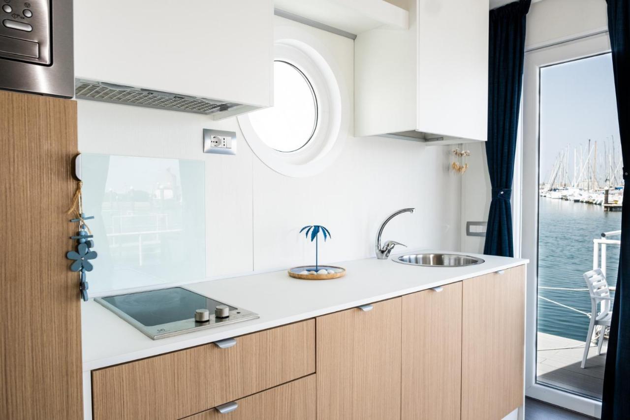 House Boat 4* Rimini