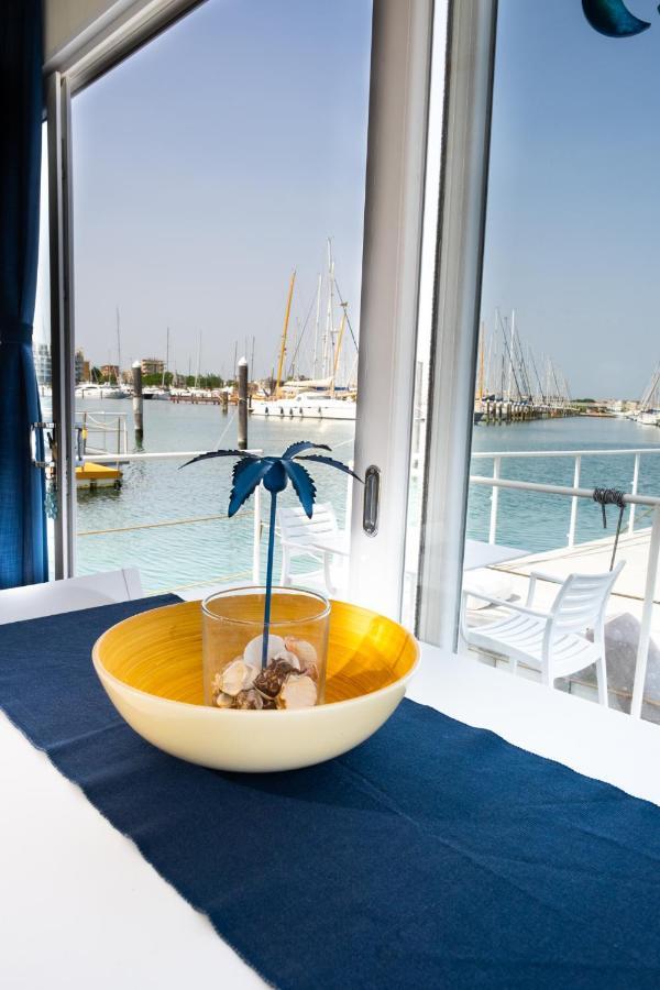 House Boat Botel Rimini
