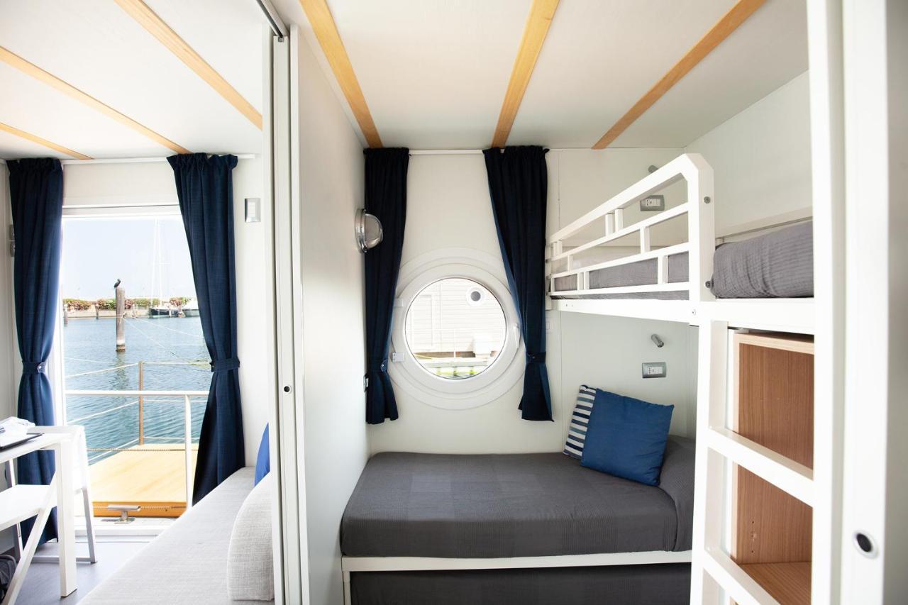 House Boat 4* Rimini