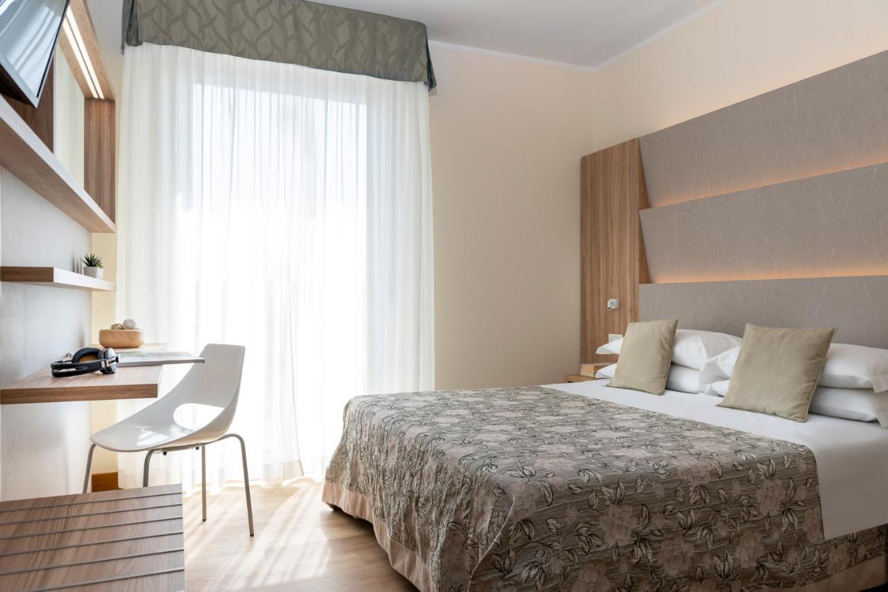 Hotel Rondinella E Viola 3*