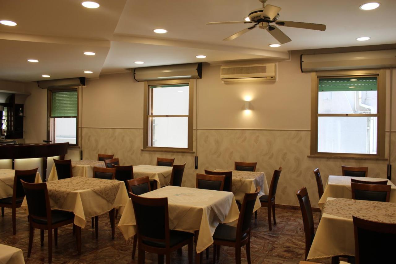 Mora Hotel *