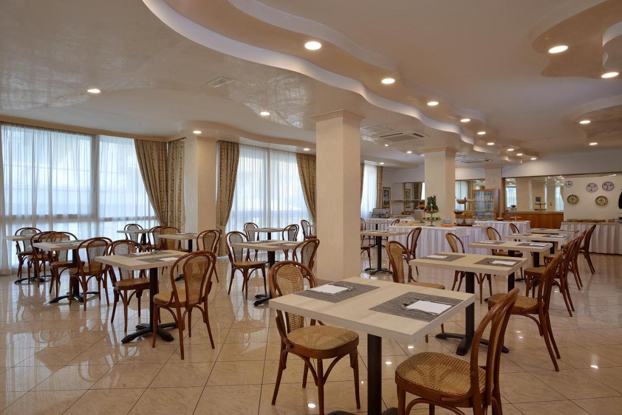 Hotel Gaston 4*