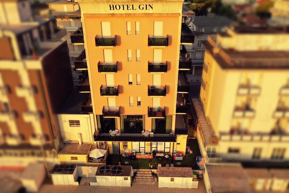 Hotel Gin 3*