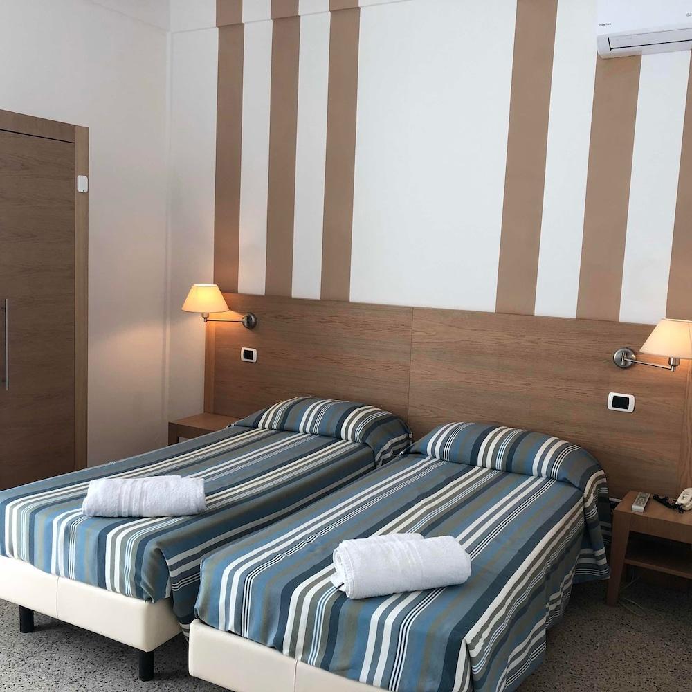 Hotel Gin
