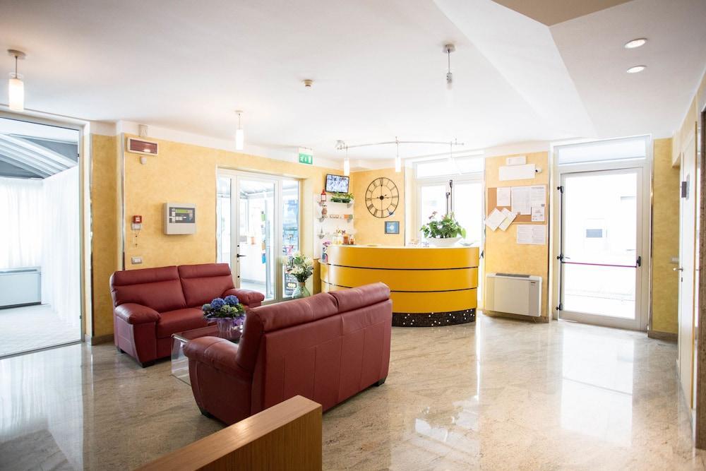 Marzia Aparthotel
