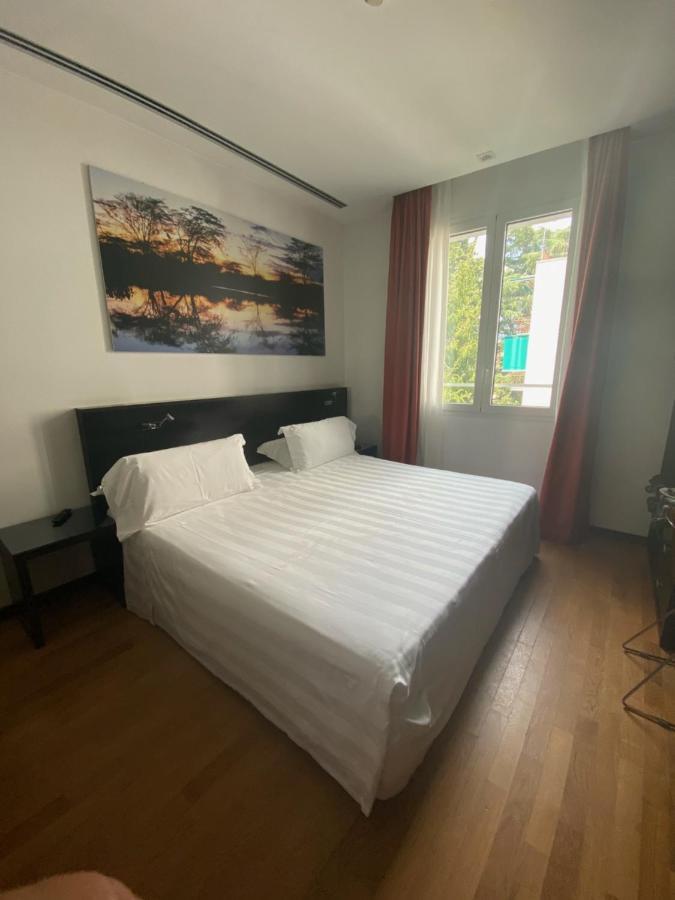 Hotel Card International