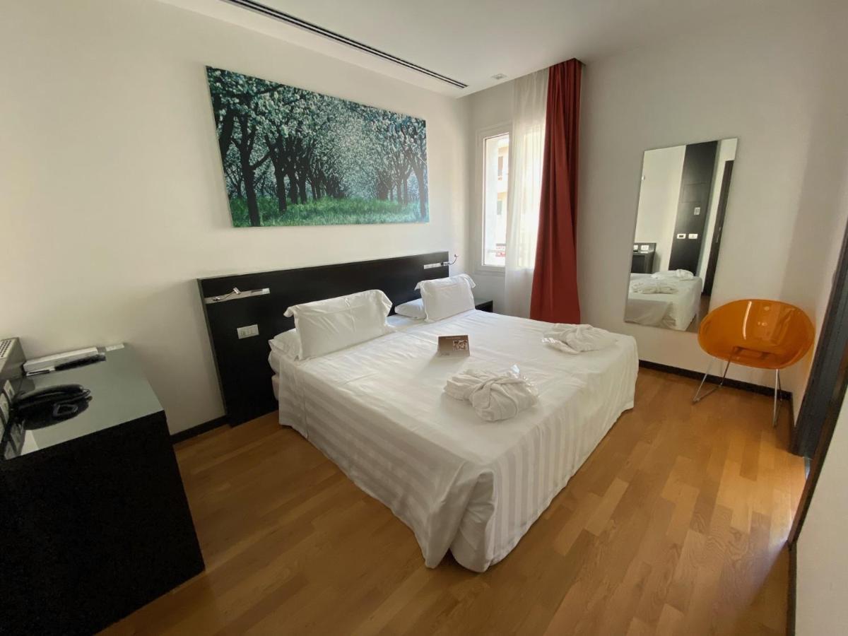 Card International Hotel