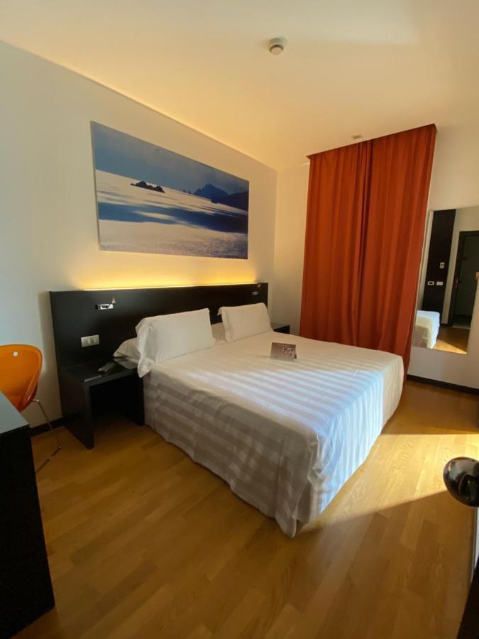 Card International Hotel