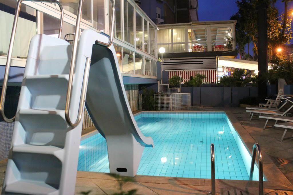 Diamond Hotel 3*