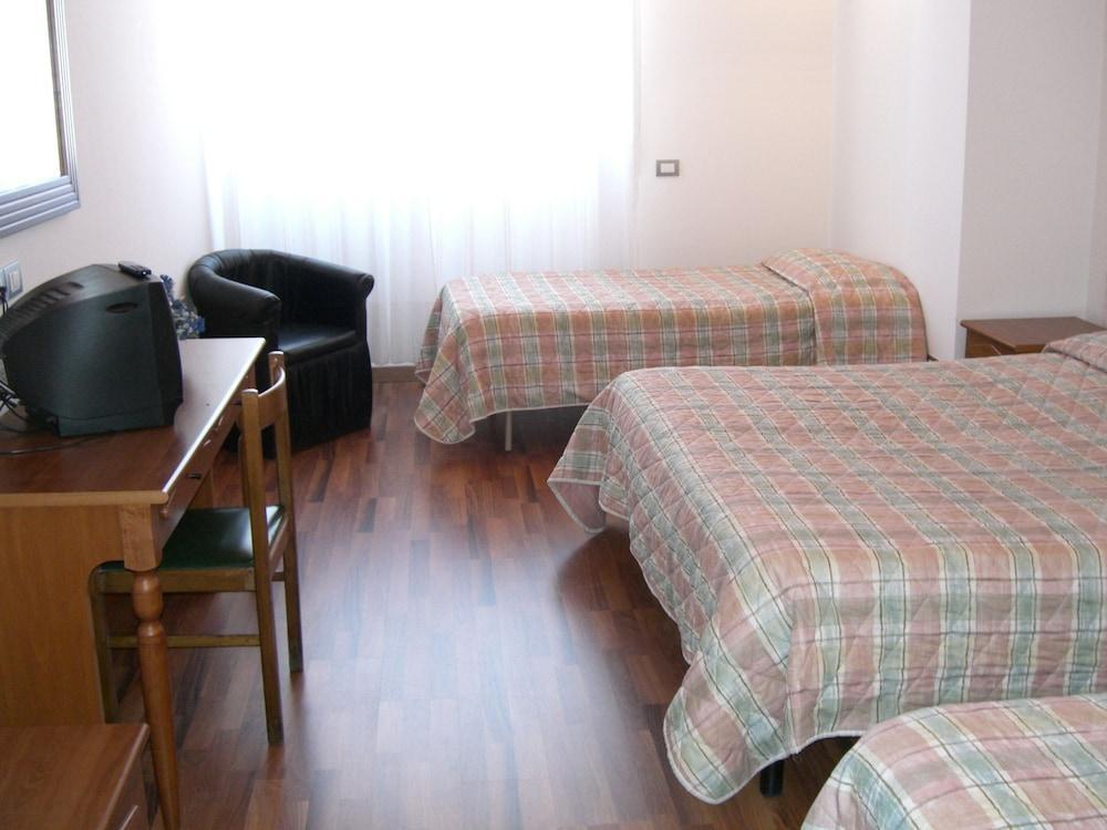 Golden Hotel