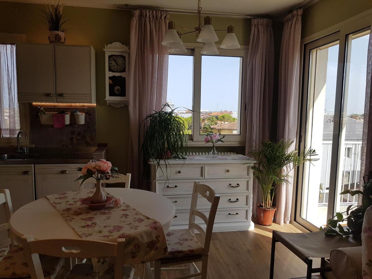 The Roses - Delizioso Attico Su 2 Livelli Zona Palacongressi Appartement Rimini