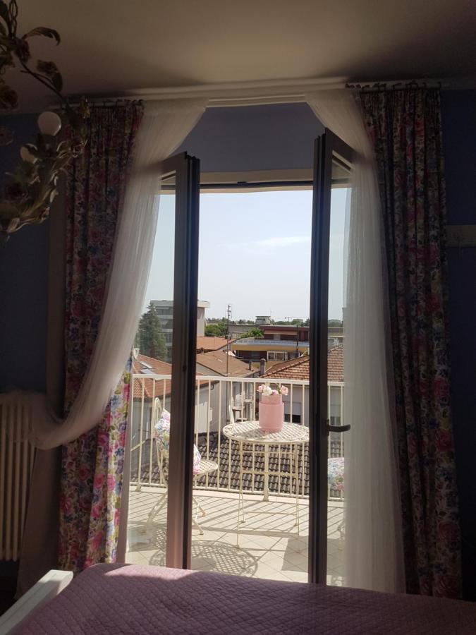 The Roses - Delizioso Attico Su 2 Livelli Zona Palacongressi Appartement Rimini