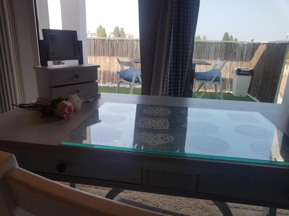 Appartement The Roses - Delizioso Attico Su 2 Livelli Zona Palacongressi Rimini