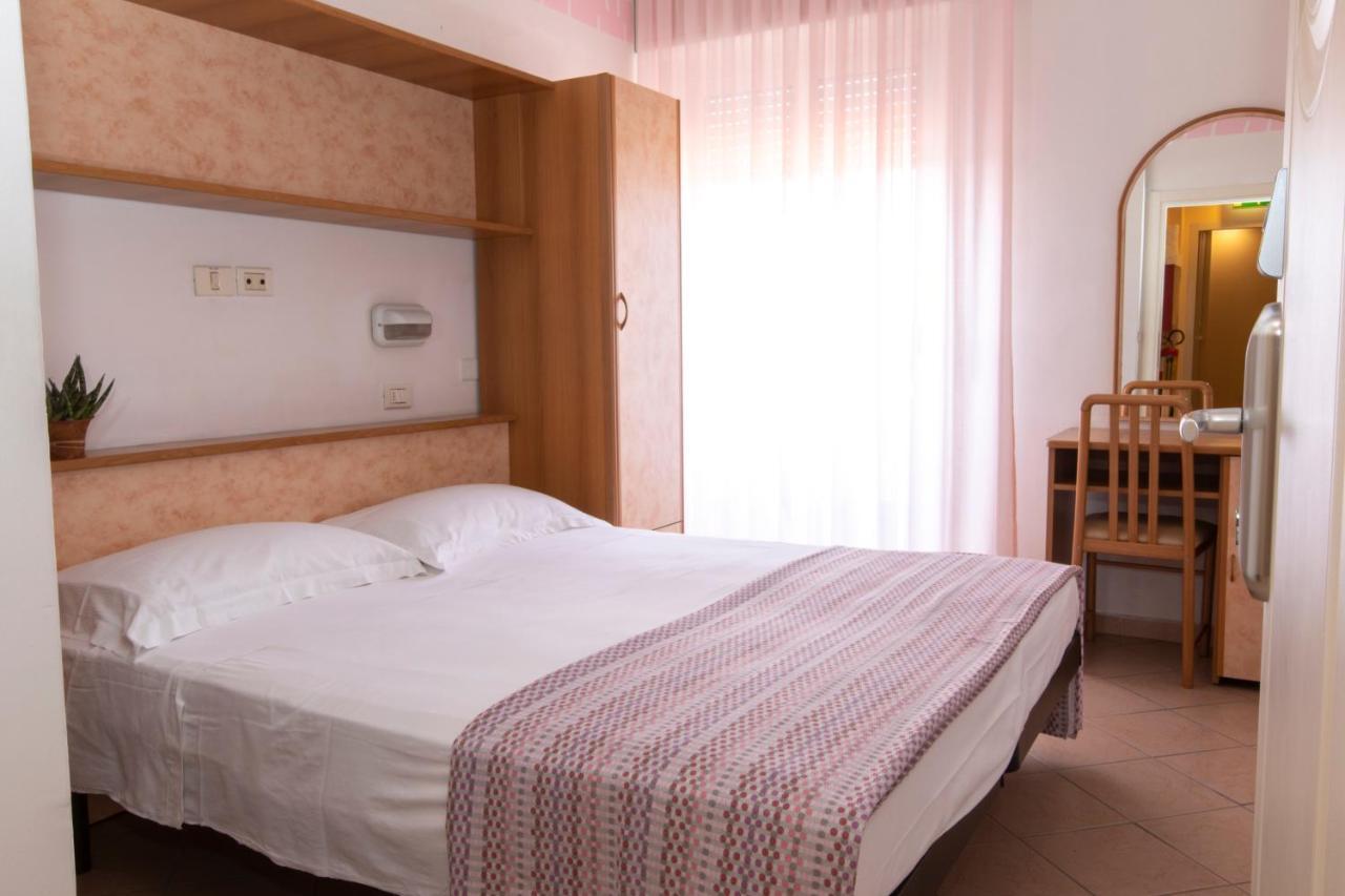 Hotel Holland 3*