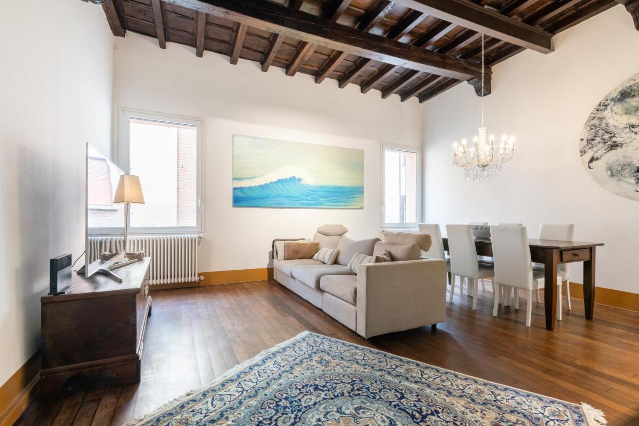 Exclusive Elegant In Pieno Centro! X4 Apartment