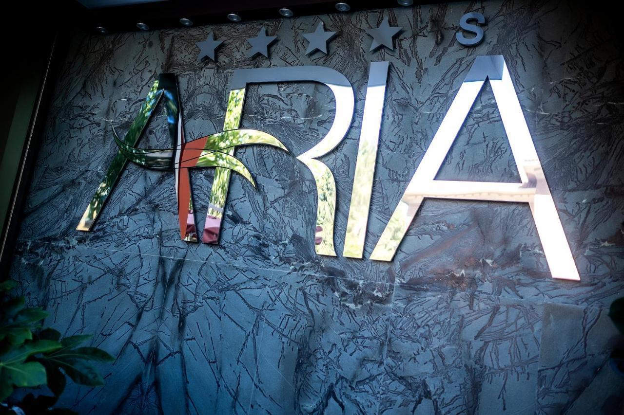 Aria 4*
