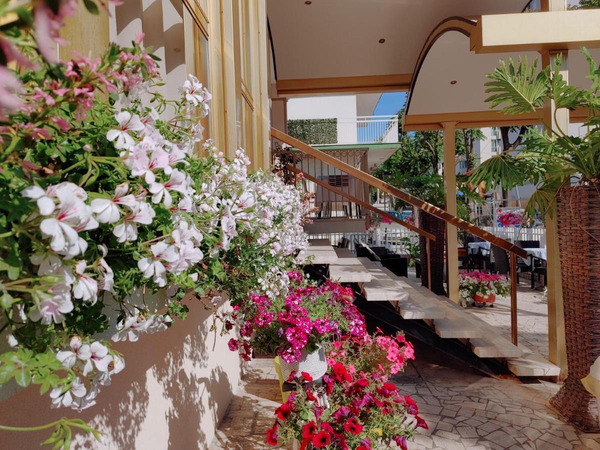 Mia Restaurant