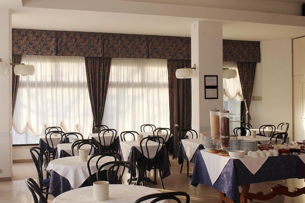 Hotel Grand Meeting 3*