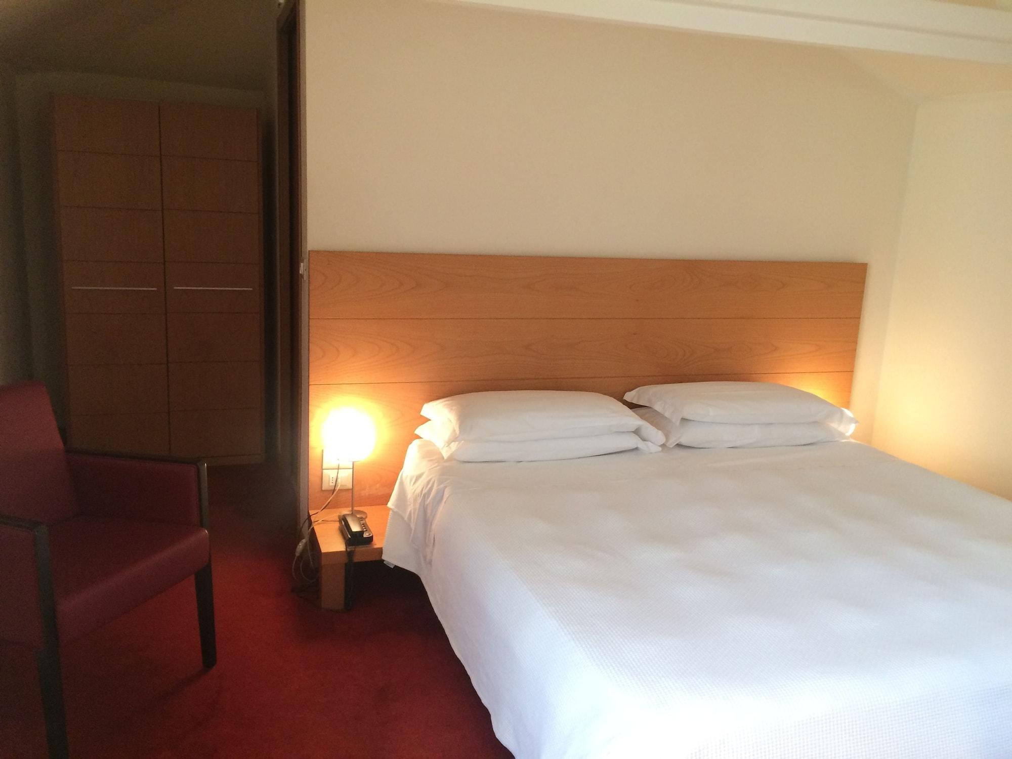 Accademia Hotel 3*