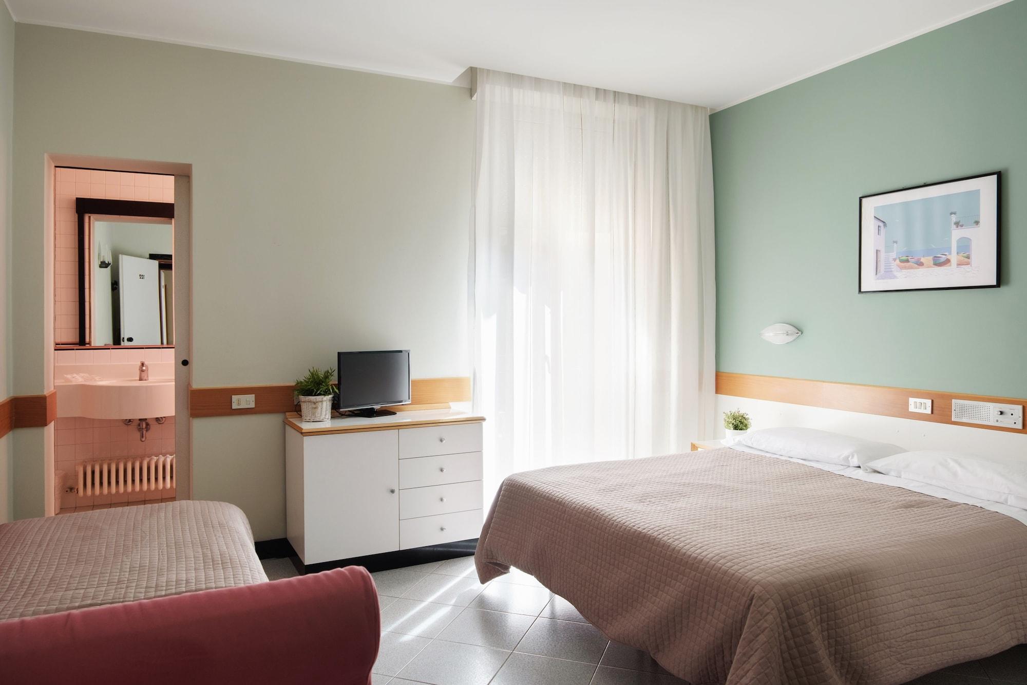 Junior Hotel