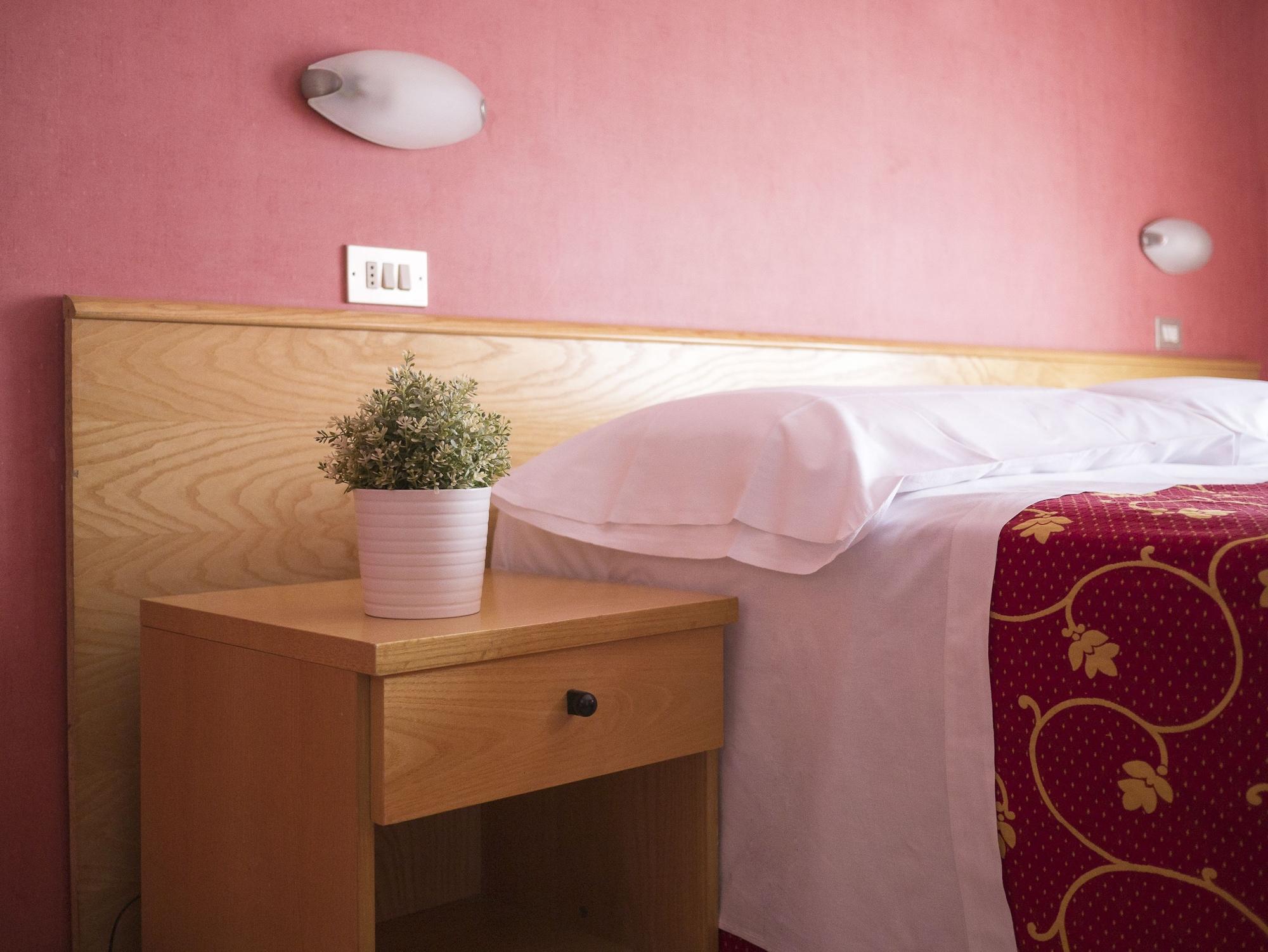 Hotel Junior