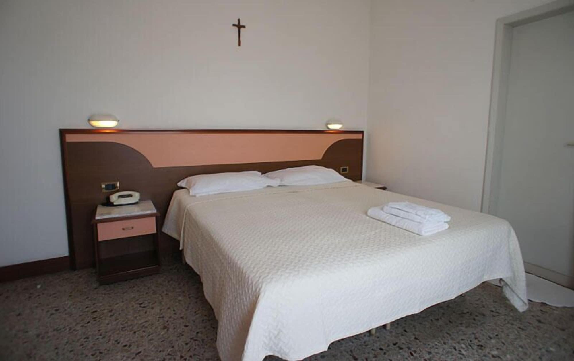 Artide Hotel 3*