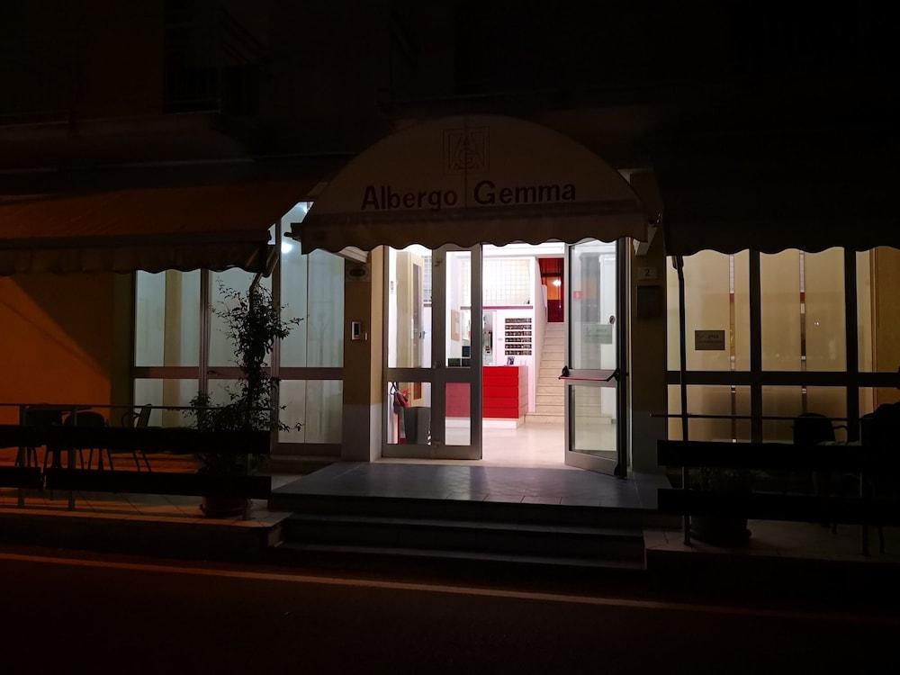 Gemma Hotel 2*