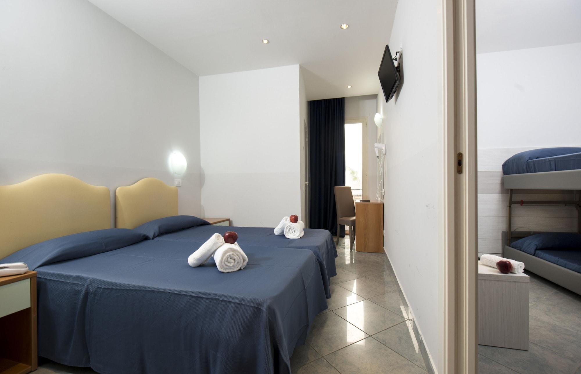 Scarlet Hotel 3*