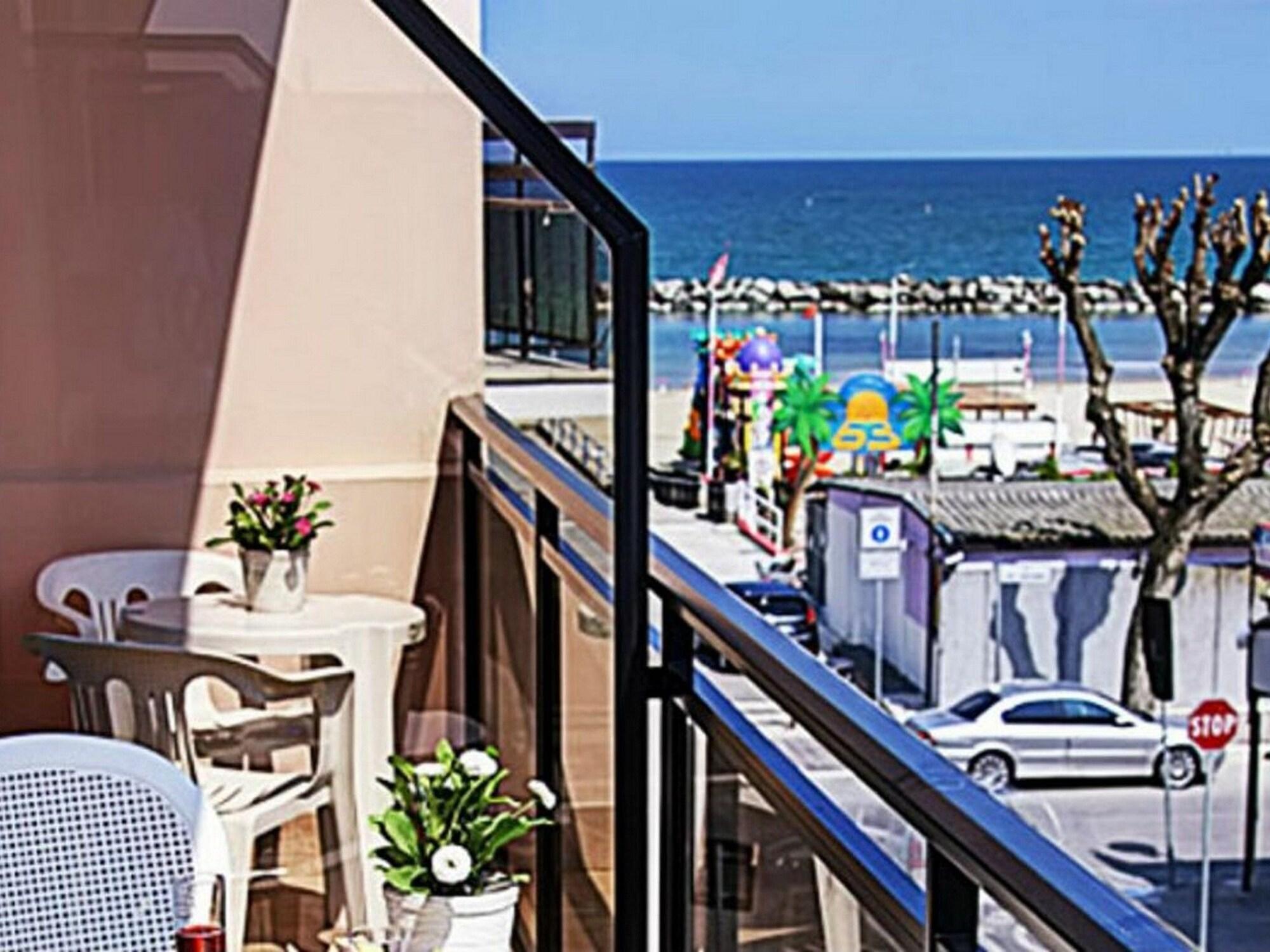 Iris Hotel
