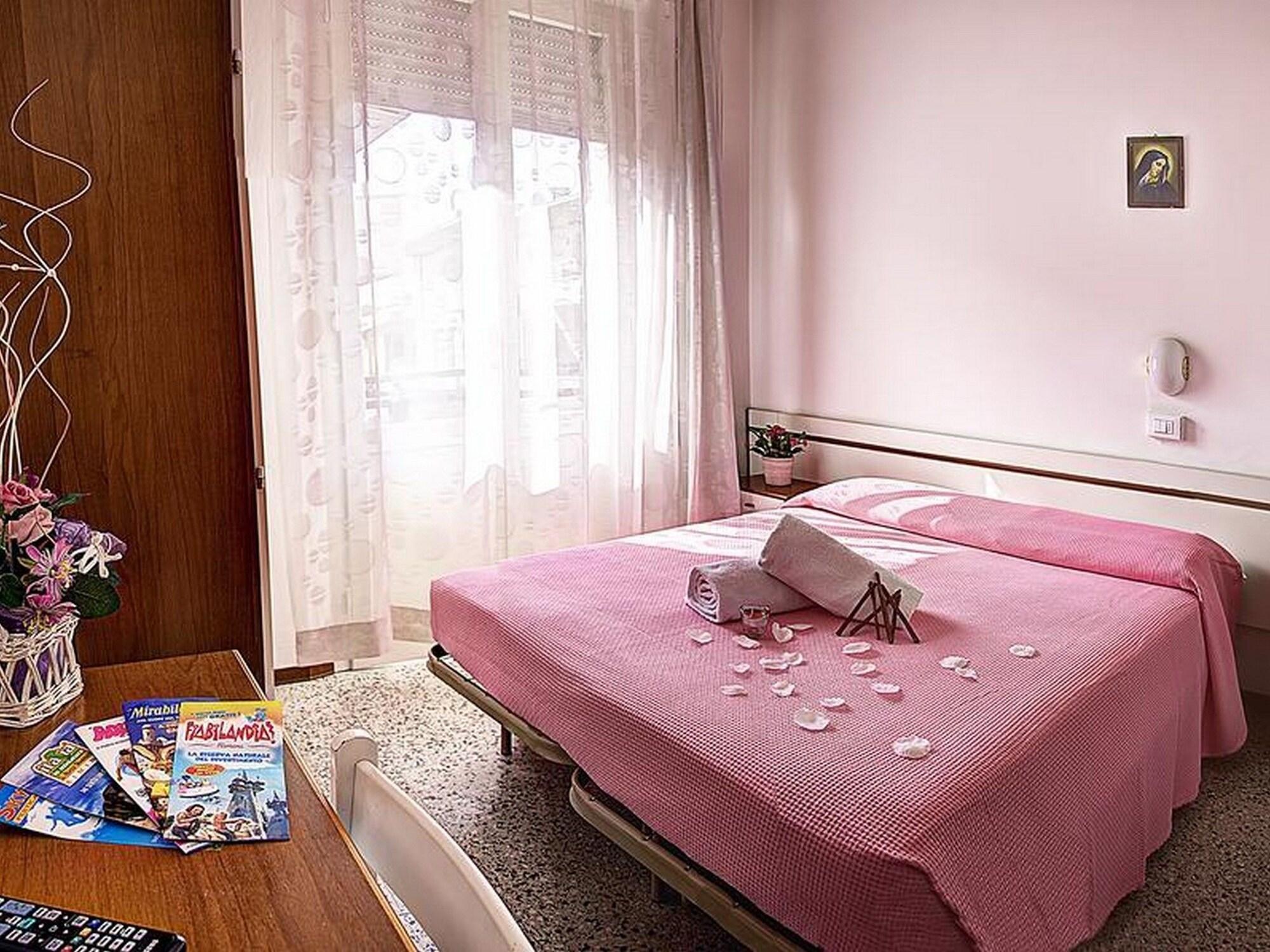 Iris Hotel