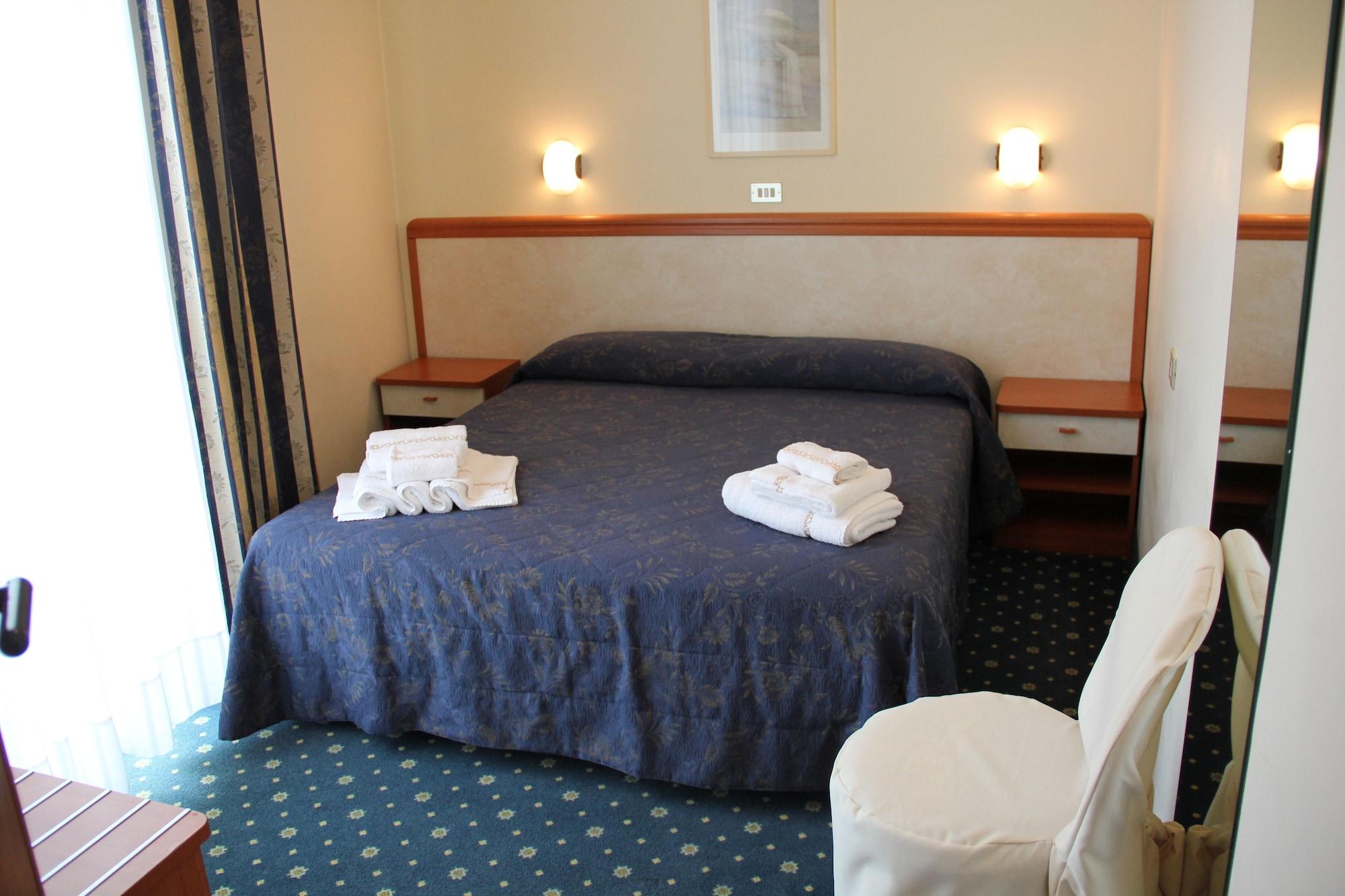 River Fronte Mare Con Piscina Hotel 3*